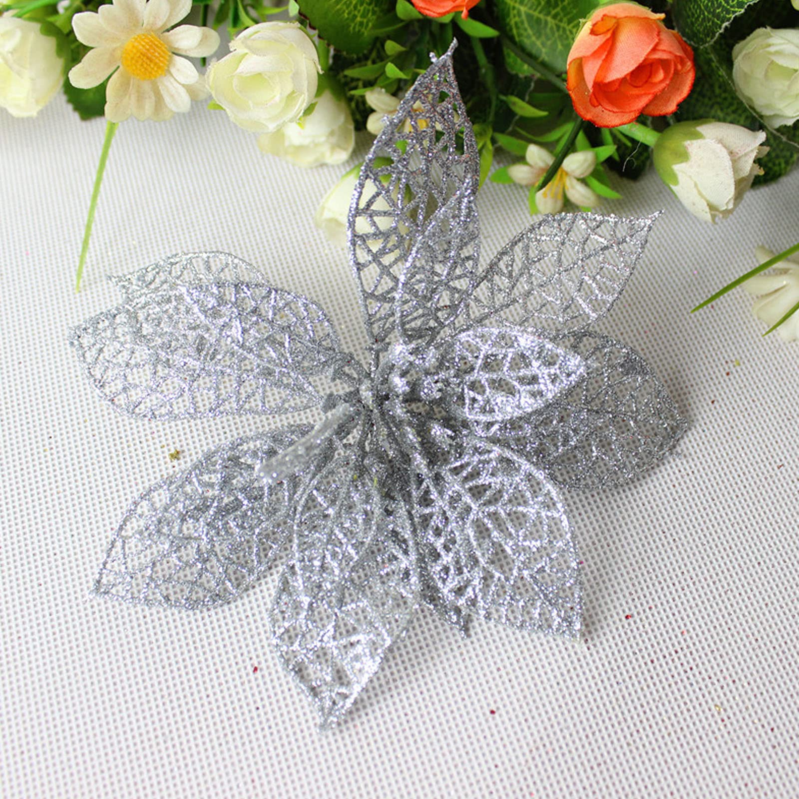 Amazon｜Felictime シルバー ポインセチア クリスマス 造花 ヒイラギの